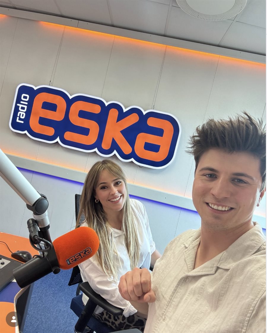 Filip w studiu Radia ESKA